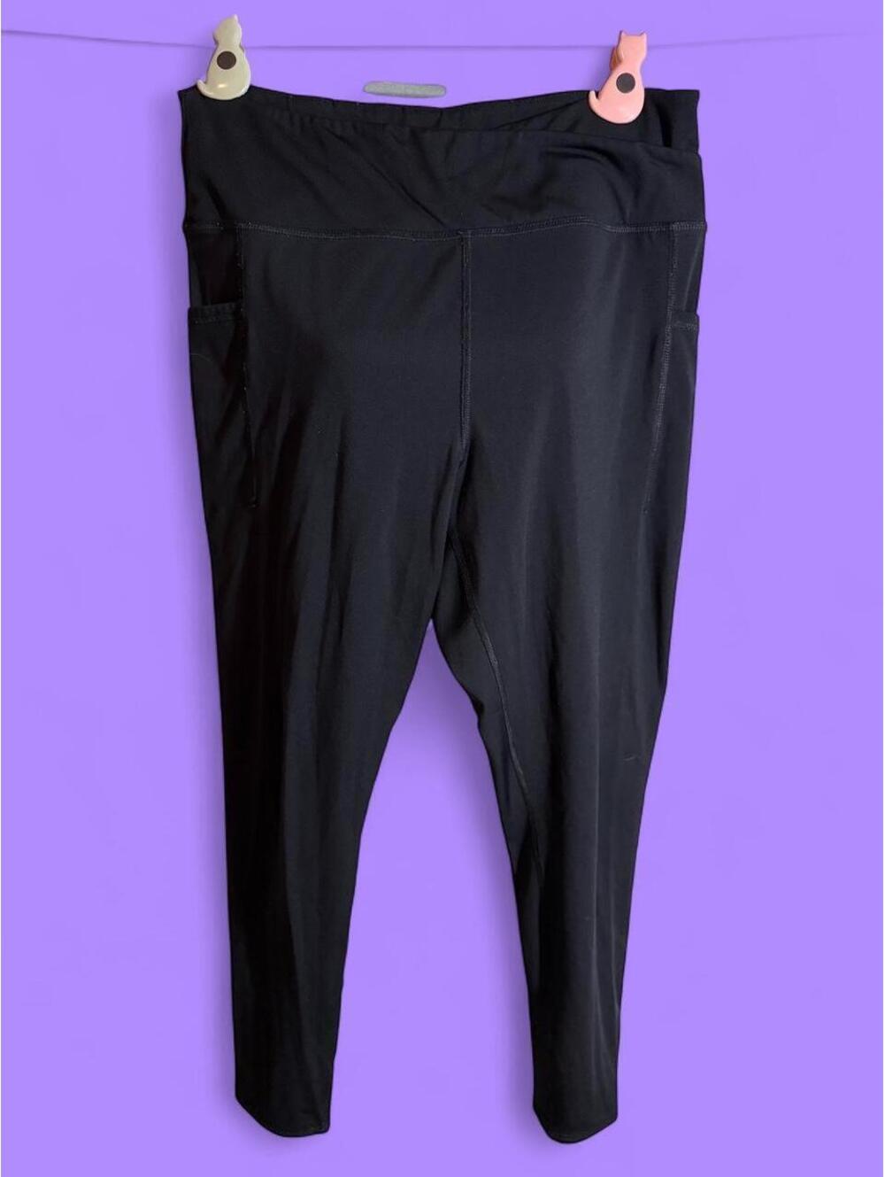 Black Capri Leggings with Pockets